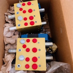 Caterpillar 124-4624 Hydraulic GP-Tilt Control Valve DEUCE DV100 Eaton Vickers 24V