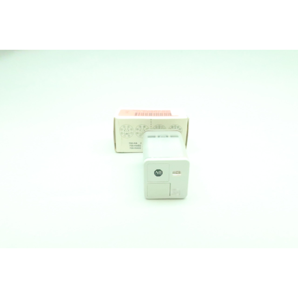 Allen Bradley 700-HA33Z24 24v-dc Plug-in Relay Ser C