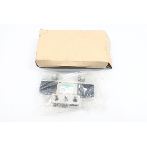 Ckd 4KB320-10-L-DC24V Solenoid Valve 24v-dc 3/8in Npt