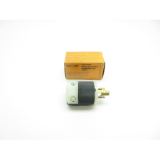 Hubbell HBL4770C Twist-lock Insulgrip Plug 2p 3w 15a Amp 277v-ac