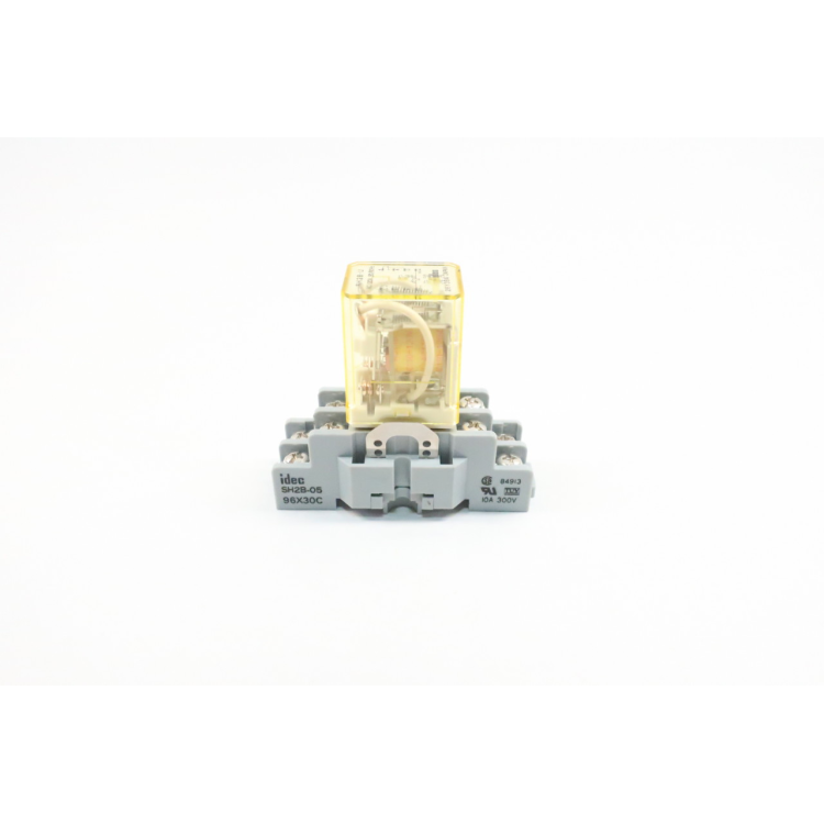 Idec 4H2B-U 120v-ac Relay W/ Sh2b-05 Base