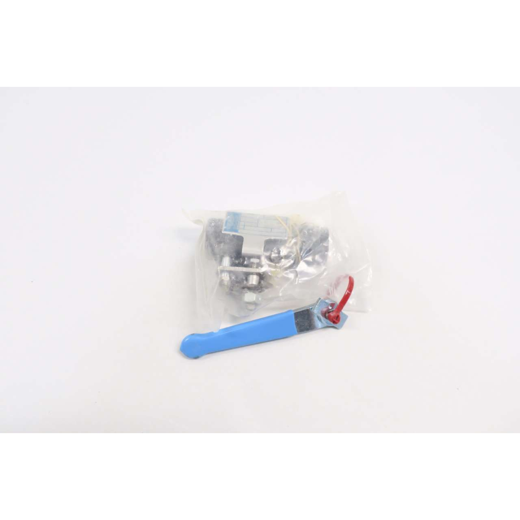 Jamesbury ACZ 2271 MT Steel Threaded Ball Valve 1/2in Npt
