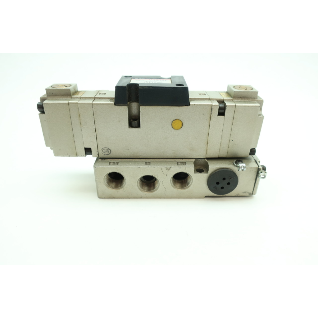 Smc V4210F Solenoid Valve 24v-dc W/ Manifold 3/8in Npt