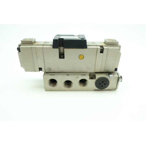 Smc V4210F Solenoid Valve 24v-dc W/ Manifold 3/8in Npt
