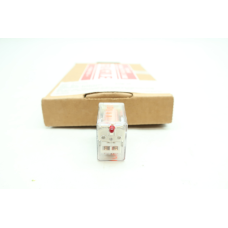 Tyco R10L-E1X4-V700 Plug-in Relay 24v-dc