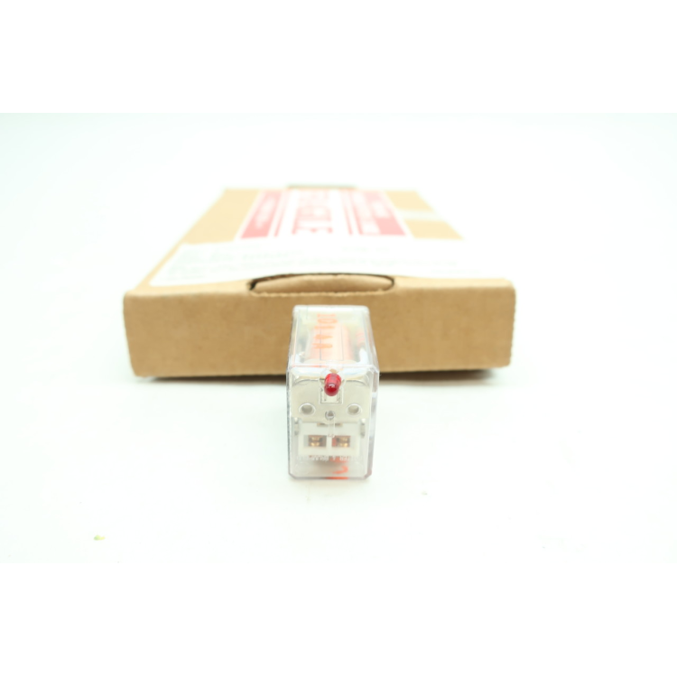 Tyco R10L-E1X4-V700 Plug-in Relay 24v-dc