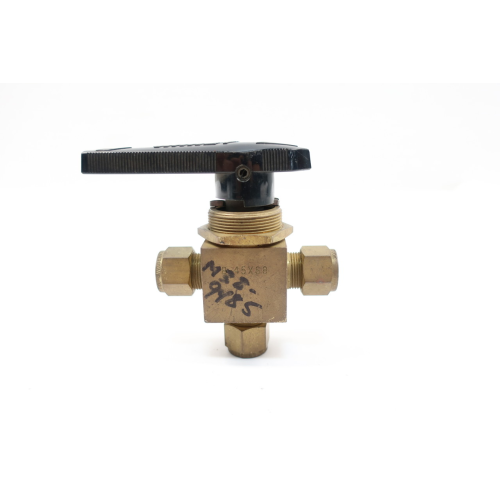 Whitey B-45XS8 3-way Brass 1/2in Tube Ball Valve