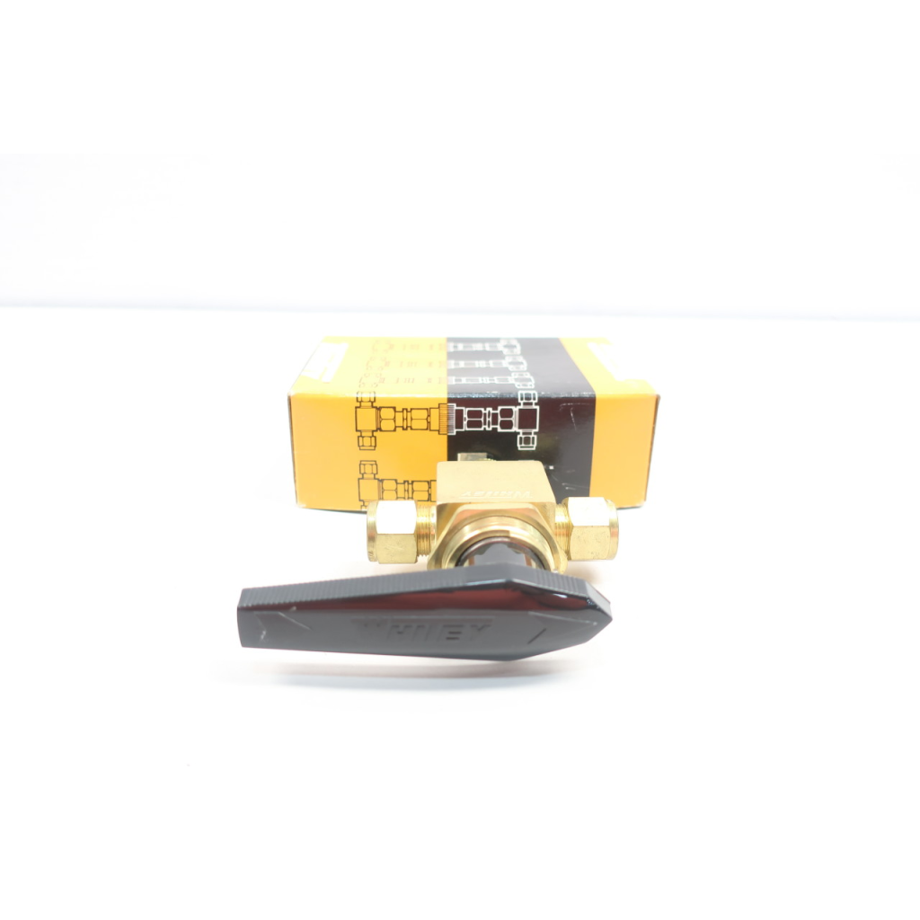 Whitey B-45XS8 3-way Manual Brass Ball Valve 1/2in Tube
